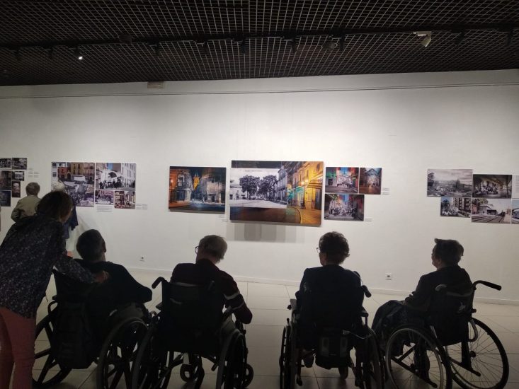 Visita de AFAVi a la exposición fotográfica de Villena: Pasado en el Presente