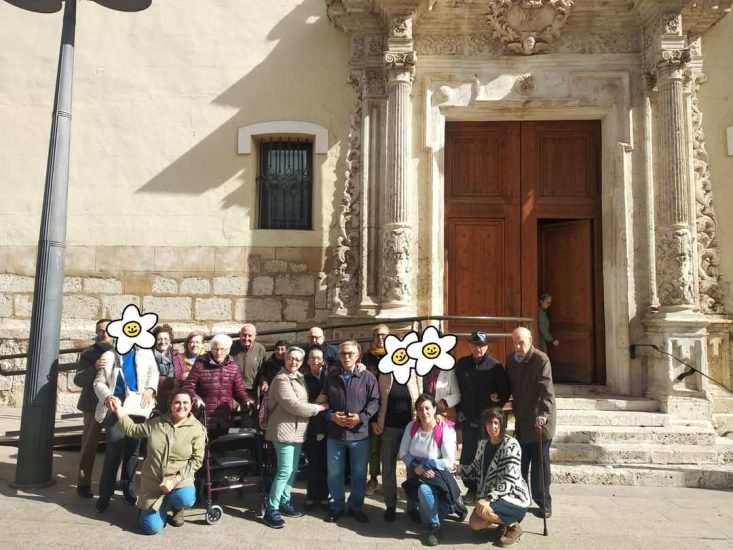 ¡VISITA DE AFAVI A  LA IGLESIA DE SANTA MARÍA!